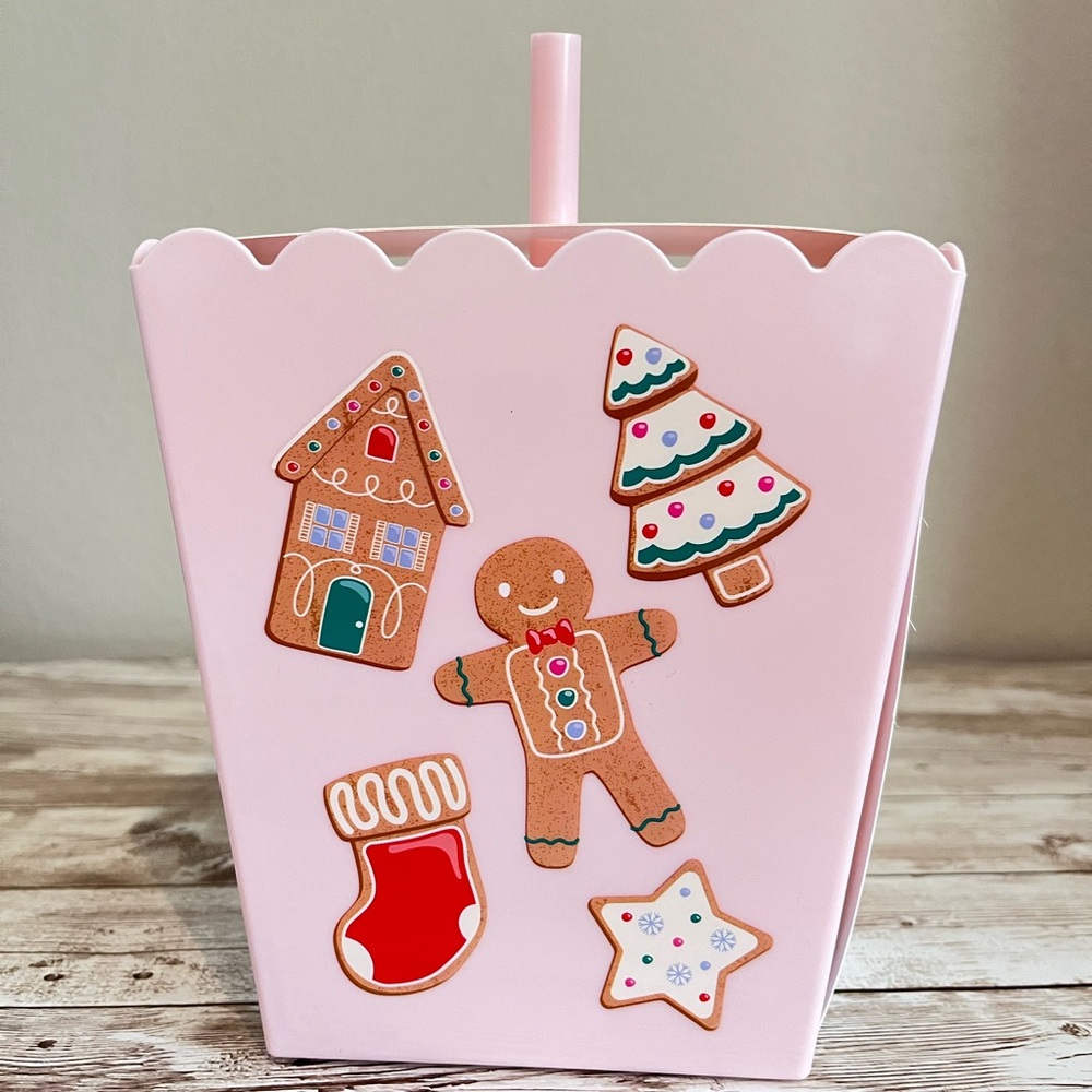 Target Bullseye Zak Designs Popcorn Bucket and
Tumbler Gingerbread🎀